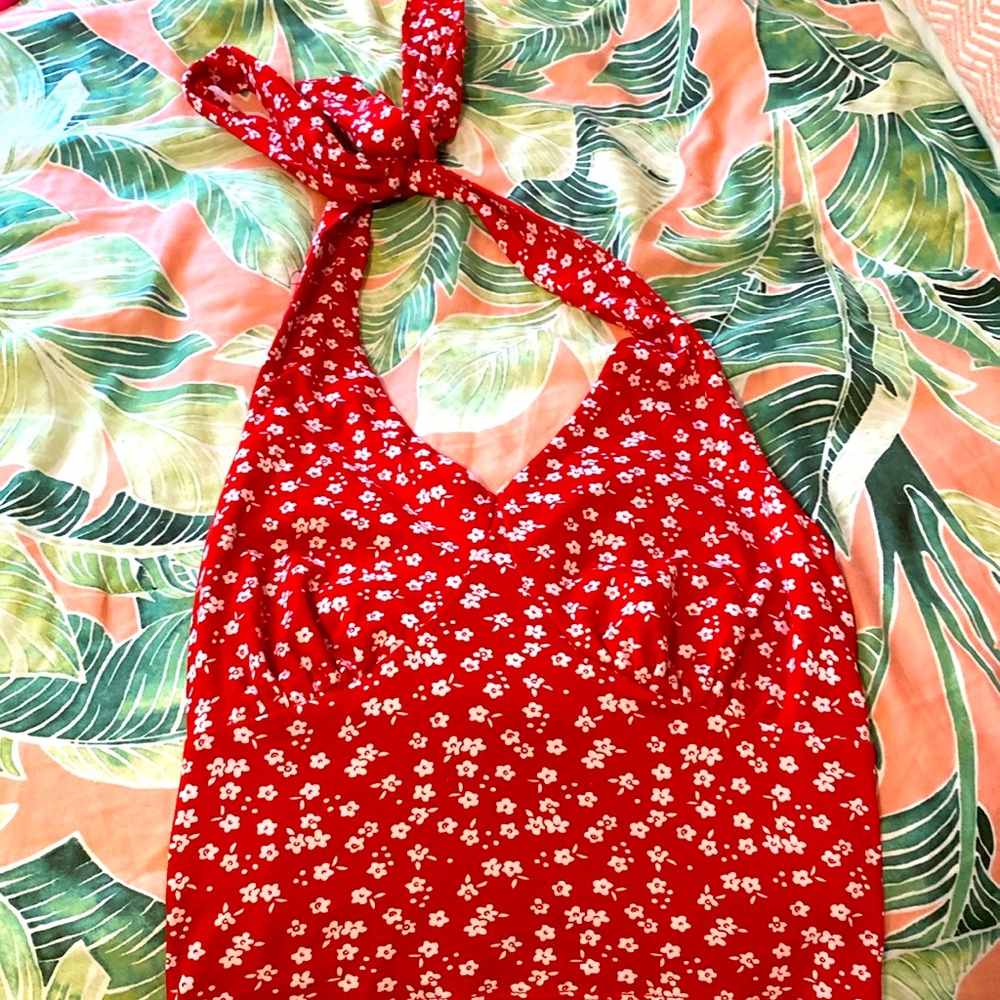 very flattering halter top, the perfect summer tank with flower pattern